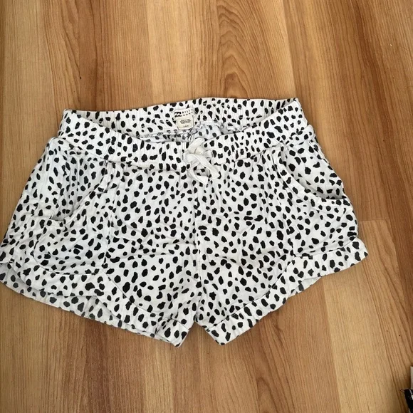 Billabong girls shorts - Picture 2 of 3